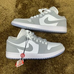 Wolf grey Air Jordan 1 low wmns size 9.5